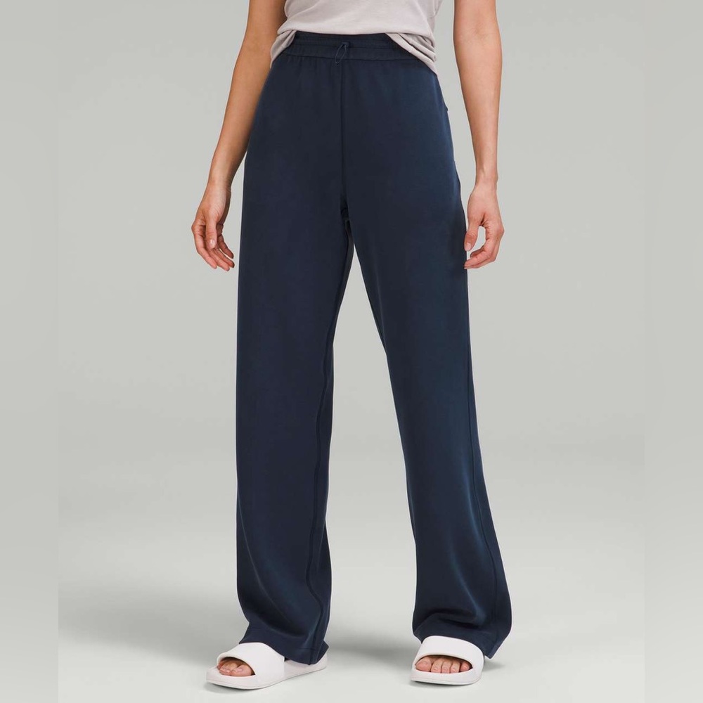 Lululemon softstreme pants, size 4, navy